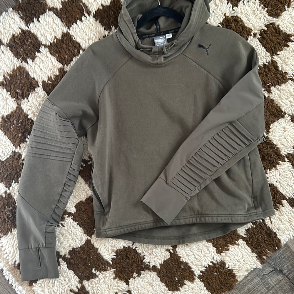 Women’s Puma Olive Green Sweatshirt M